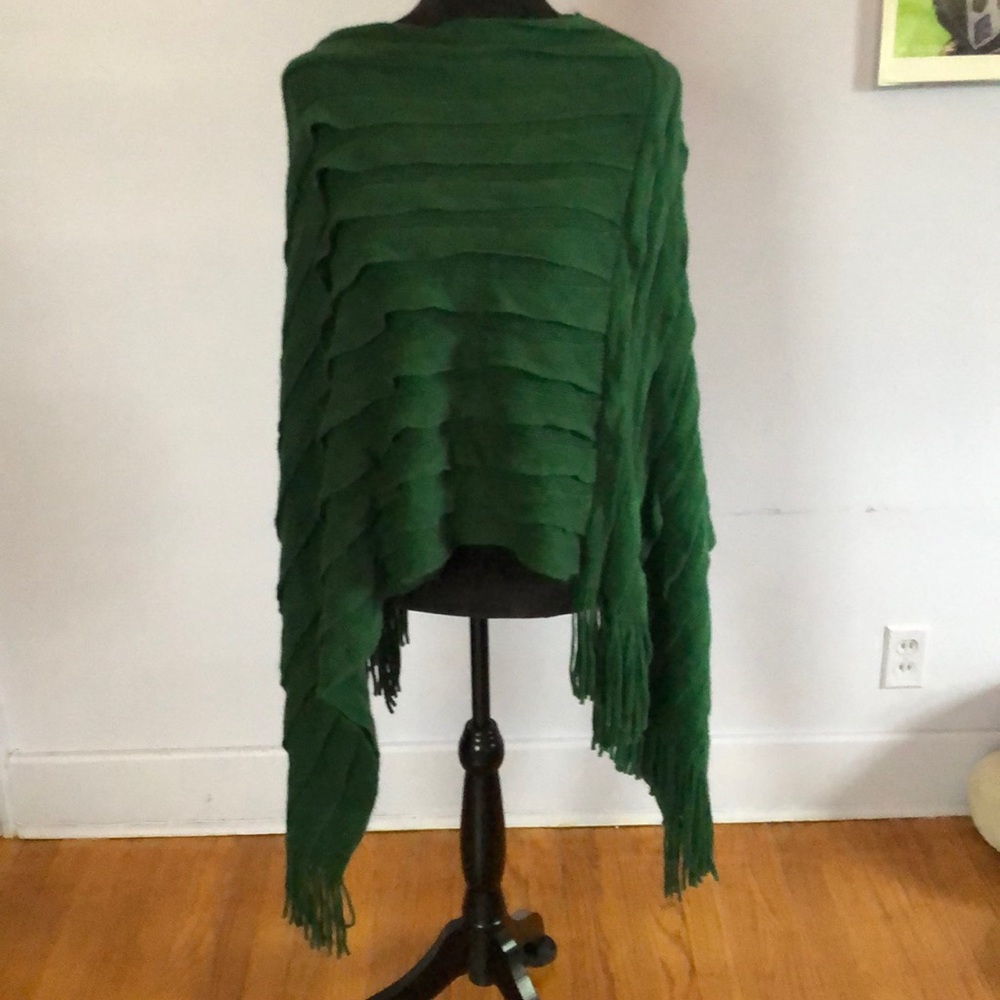 Dark green throw